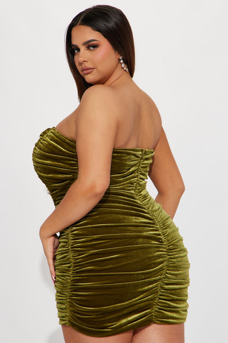 Fashion nova clearance green velvet dress