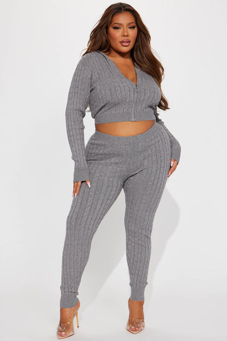 Plus Size Cable Knit High Waisted Leggings - Black