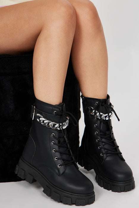 Combat boots fashion nova store