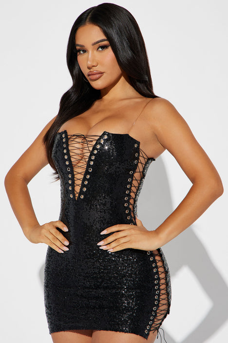 Fashion nova hot sale cocktail dresses