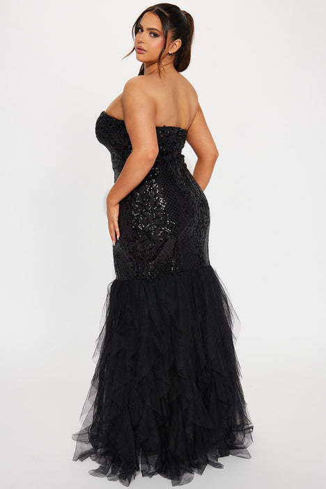 Fashion nova online black gown