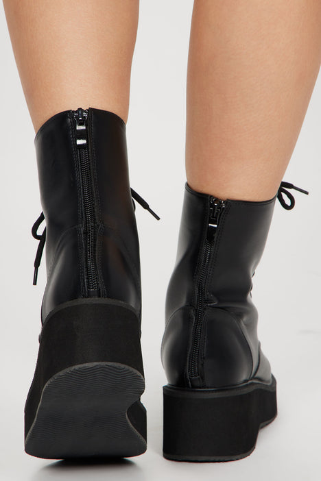 Catch boots shop