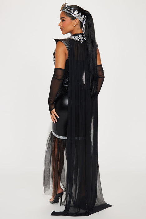 Evil queen deals fashion nova