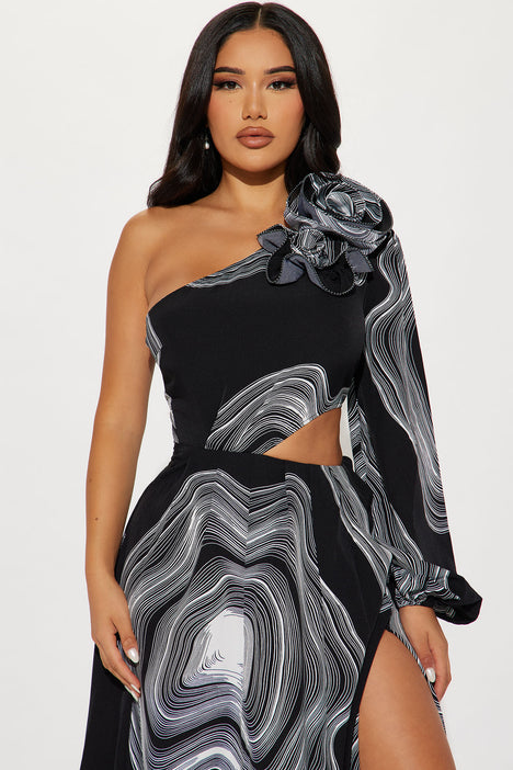 Winning beauty cut out gown fashion nova sales