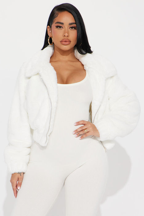 Luxe Company Ivory Faux Fur Cropped Jacket