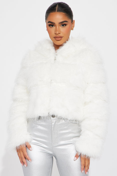 White fur best sale coat fashion nova