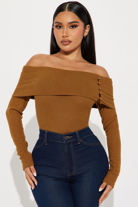 Fashion nova off deals the shoulder top