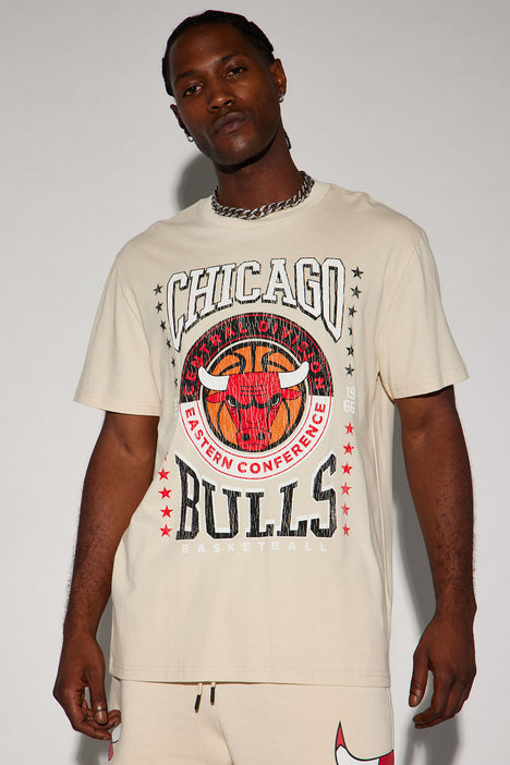 Bulls discount graphic tee