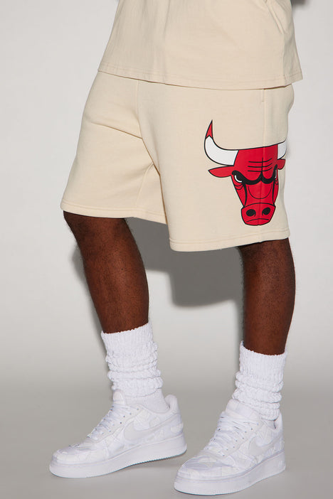Bulls Straight Chillin Fleece Shorts Cream Fashion Nova Mens