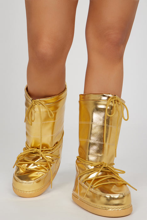 Gold flat boots 2025