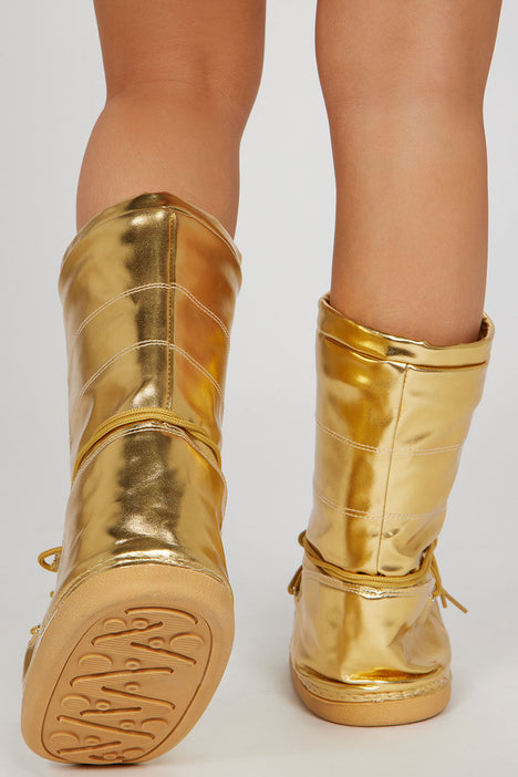 Gold outlet flat boots