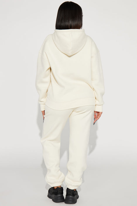 Fashion nova best sale white sweatpants