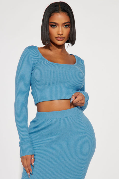 Sweater blue skirt online