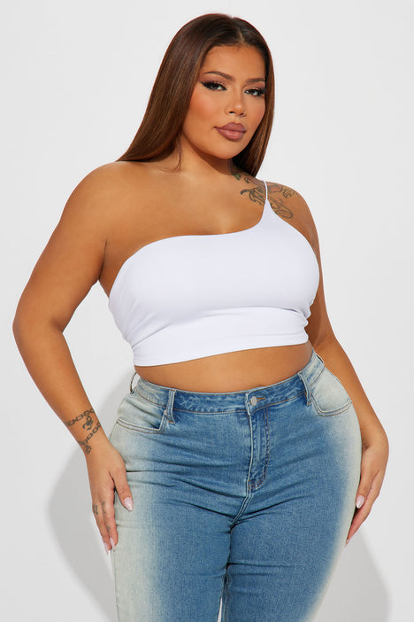 White one deals shoulder crop