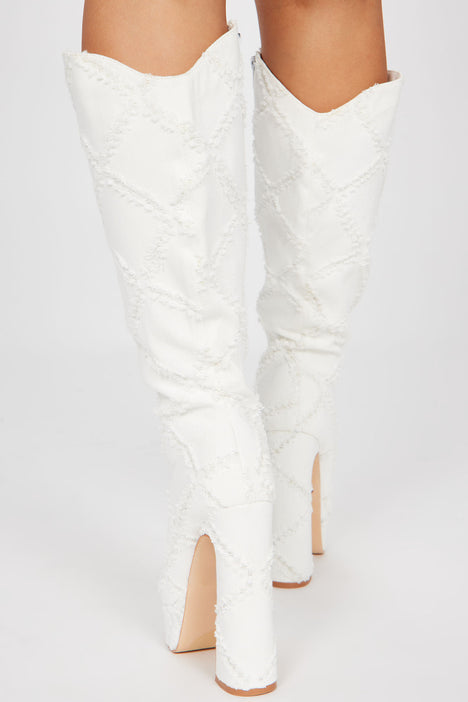 Fashion nova 2025 white boots