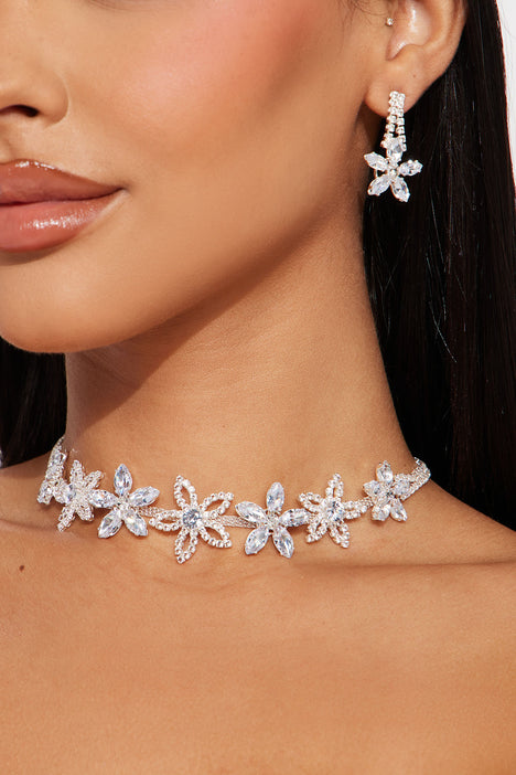 Sent Flowers Necklace and Earring Set Silver Fashion Nova