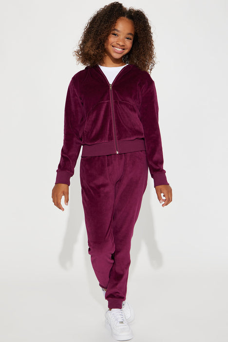 Maroon best sale velvet tracksuit
