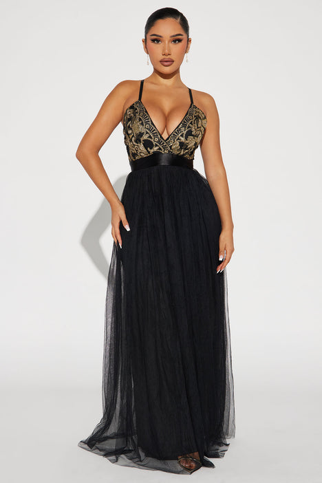 Fashion nova hotsell black tulle skirt