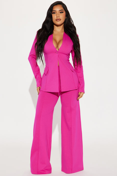 Pink suit fashion best sale nova