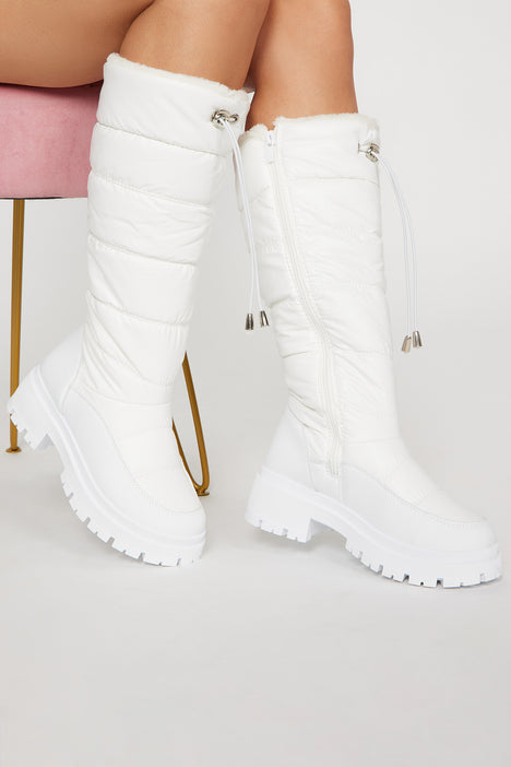 Fashion nova white clearance boots