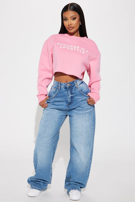 Cropped hoodie deals and jeans