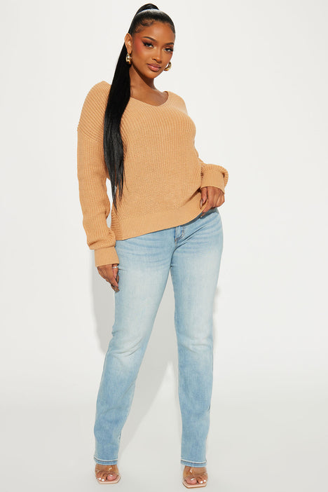 Sweater and jeans girl deals