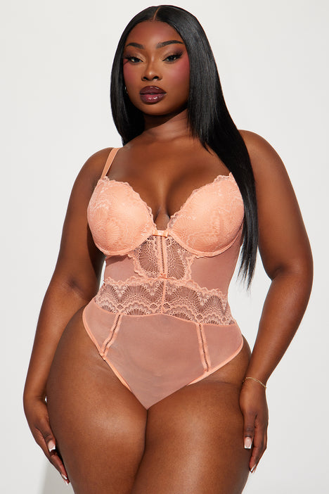 Fashion nova plus deals size lingerie
