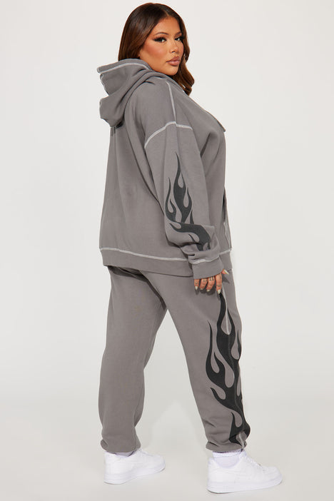 Fashion nova sweatsuit best sale womens
