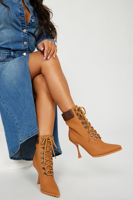 Ankle boots clearance fashion nova