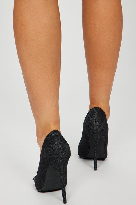 Pretty new arrivals black heels