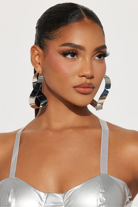 Fashion nova outlet hoop earrings
