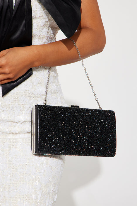 Fashion nova discount clutch bags