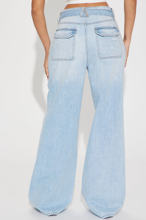Belted Baggy Women's Jeans - Light Wash