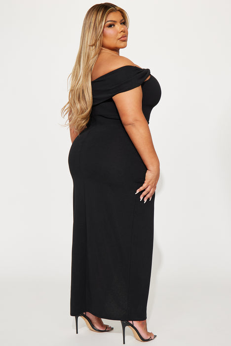 Sofia off sales shoulder dress nikkie