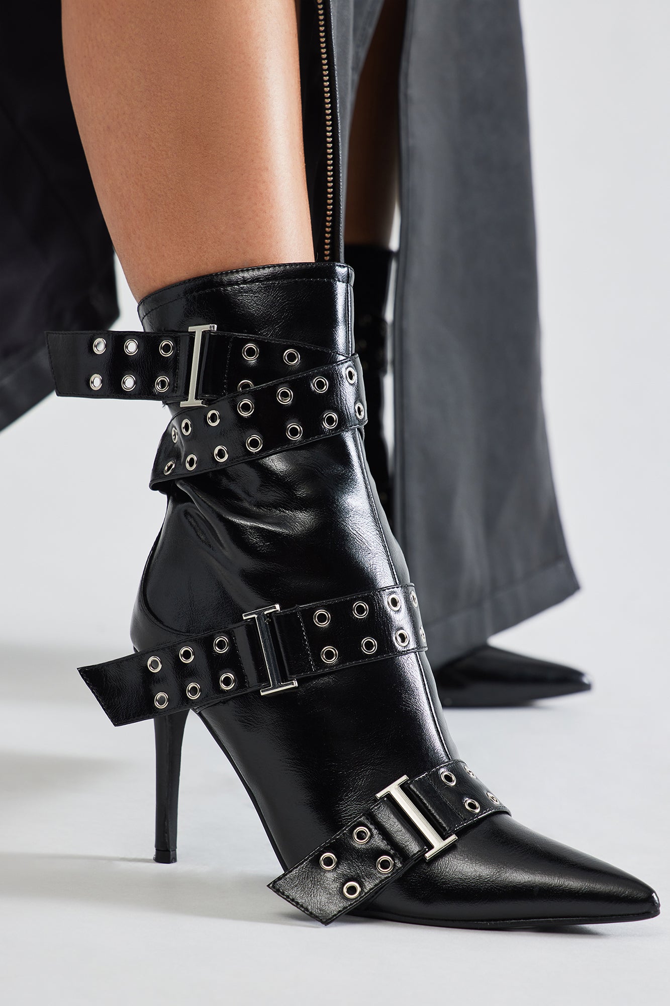 Fashion nova black booties hotsell