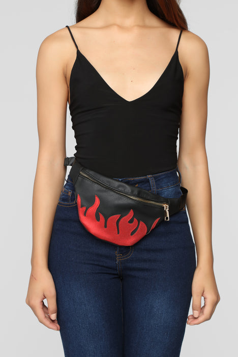 Fanny pack hotsell fashion nova