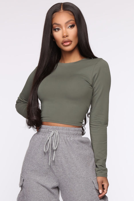 Olive green crop top sales outfits