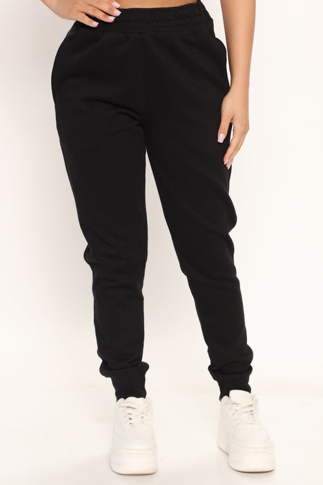 Fashion nova hotsell black sweatpants