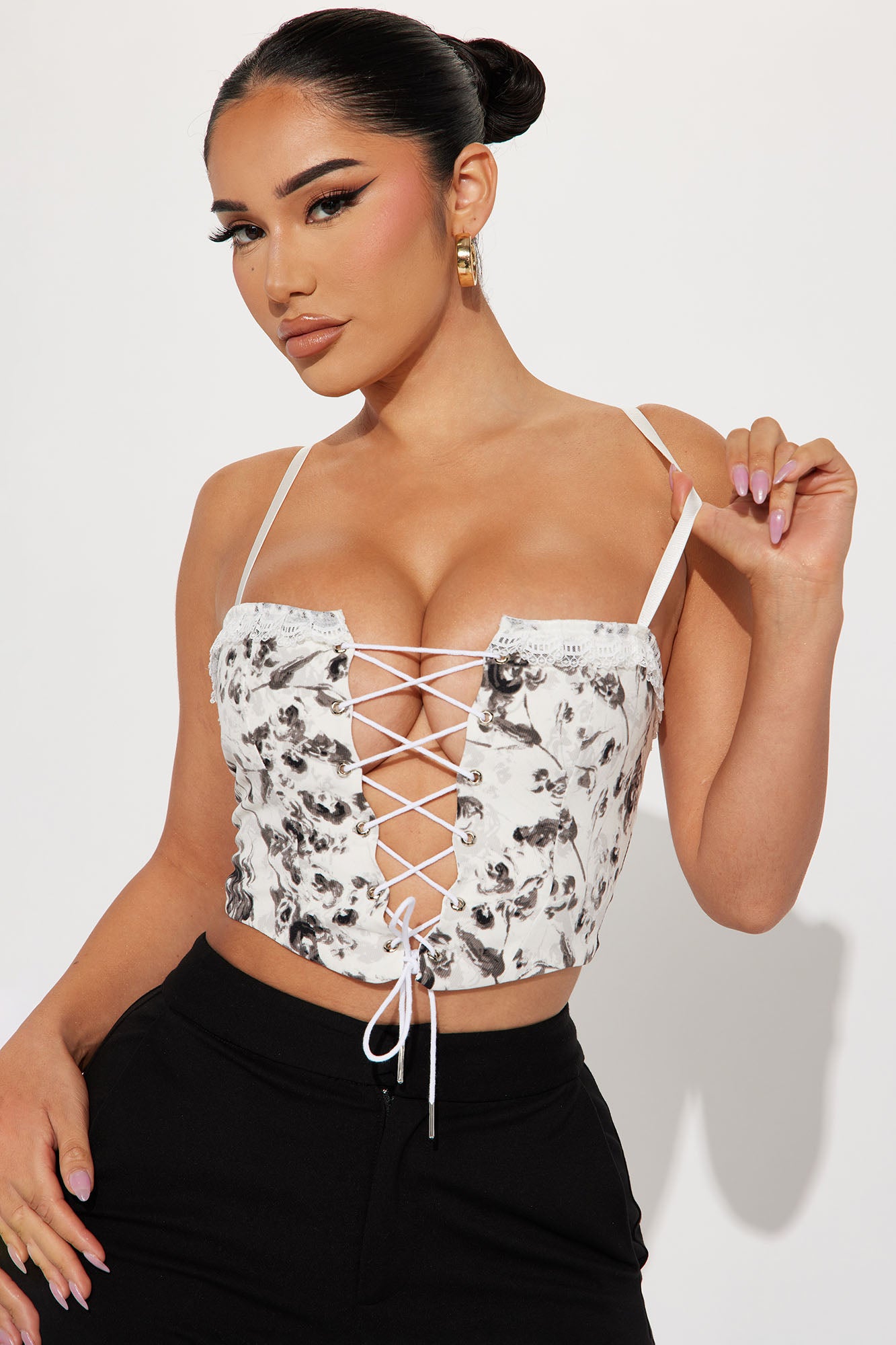 Make You Wonder Floral Corset Top - White/Black