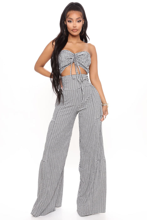 Fashion nova black and white online jumpsuit