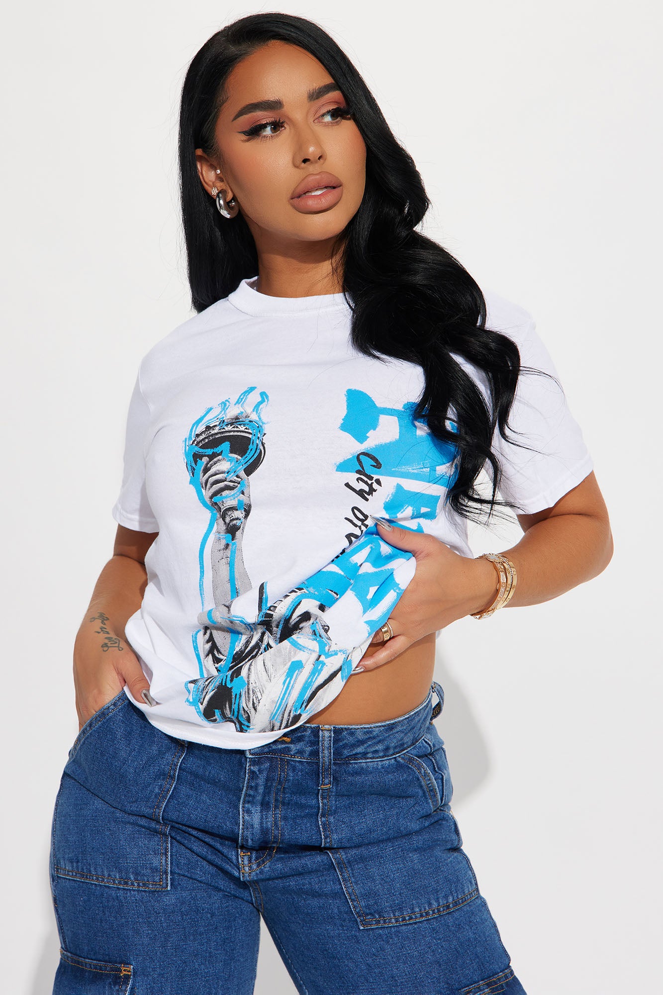White graphic top tee with blue