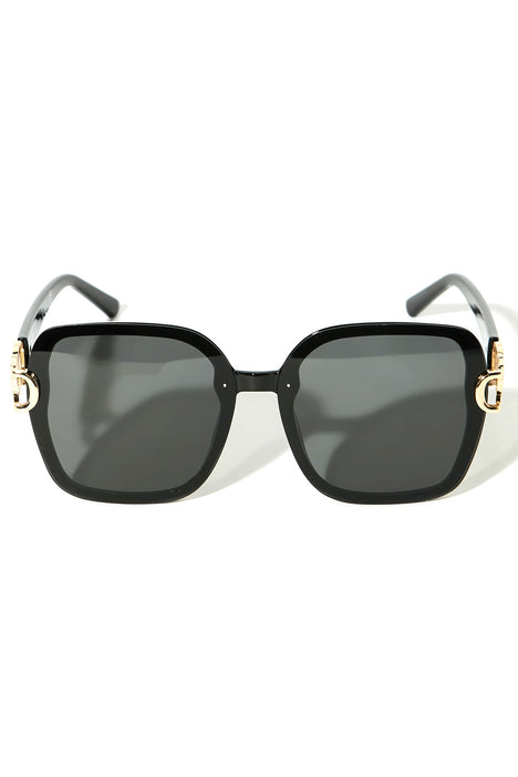 New Girl In Town Sunglasses Black