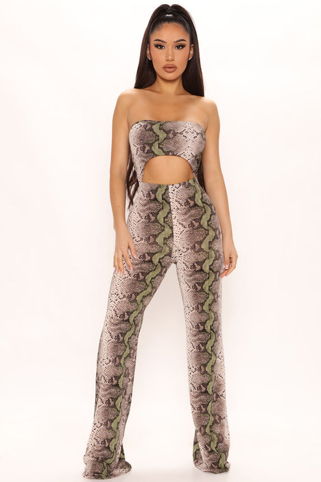 Snake print sale jumpsuit fashion nova