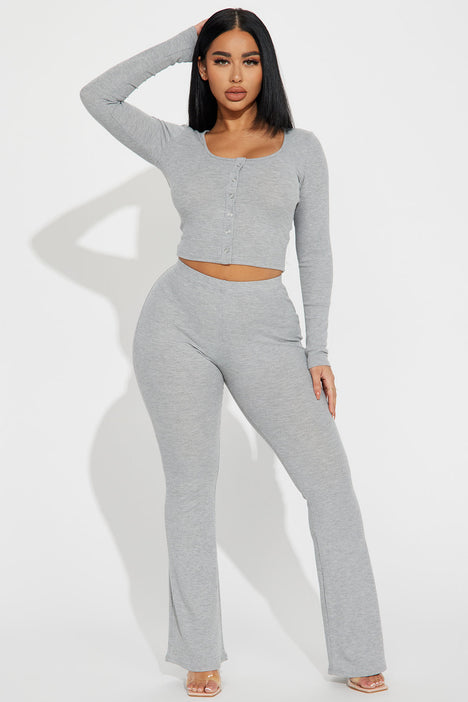 Flare leggings sale fashion nova