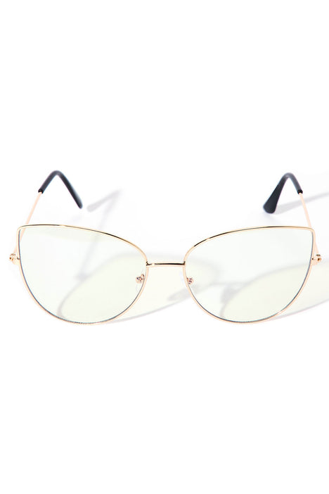 I can 2025 see glasses