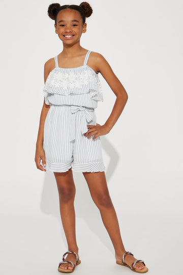 Girl outlet wearing romper