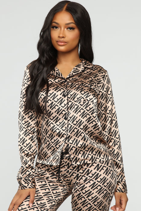 Fashion nova silk discount pajamas