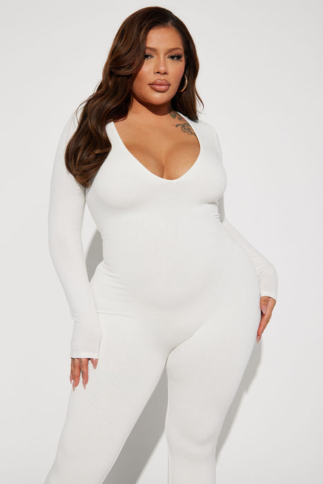 Fashion nova plus size white jumpsuit hotsell