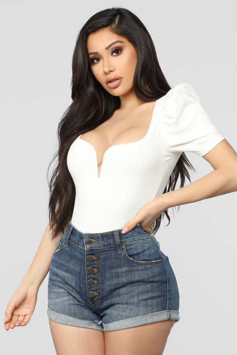 Fashion nova white bodysuit hot sale