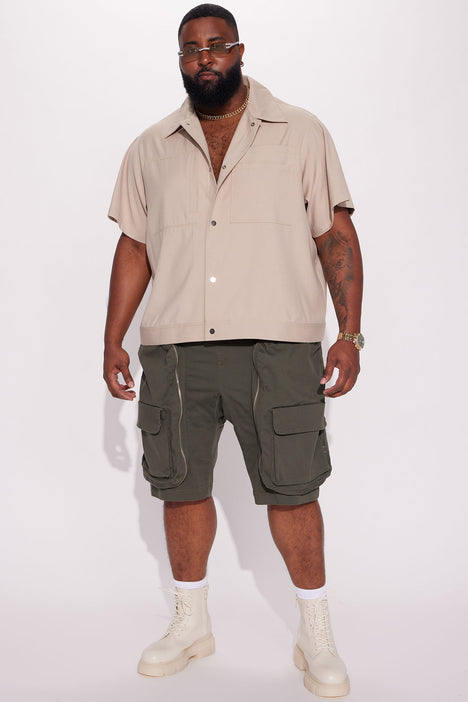 Cholo deals khaki shorts